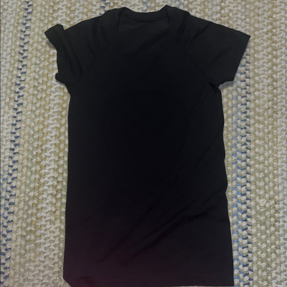 Black Lululemon swiftly